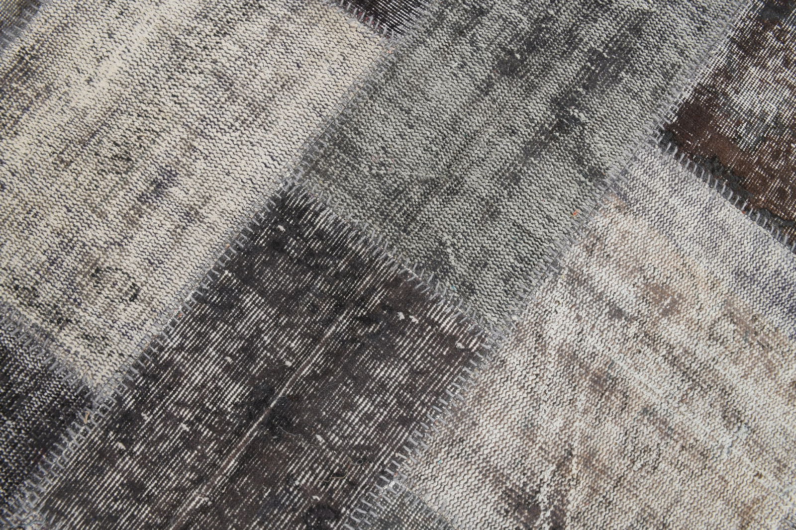 5'8'' x 8'1'' Handmade Vintage Wool Patchwork Rug - 304 - 9