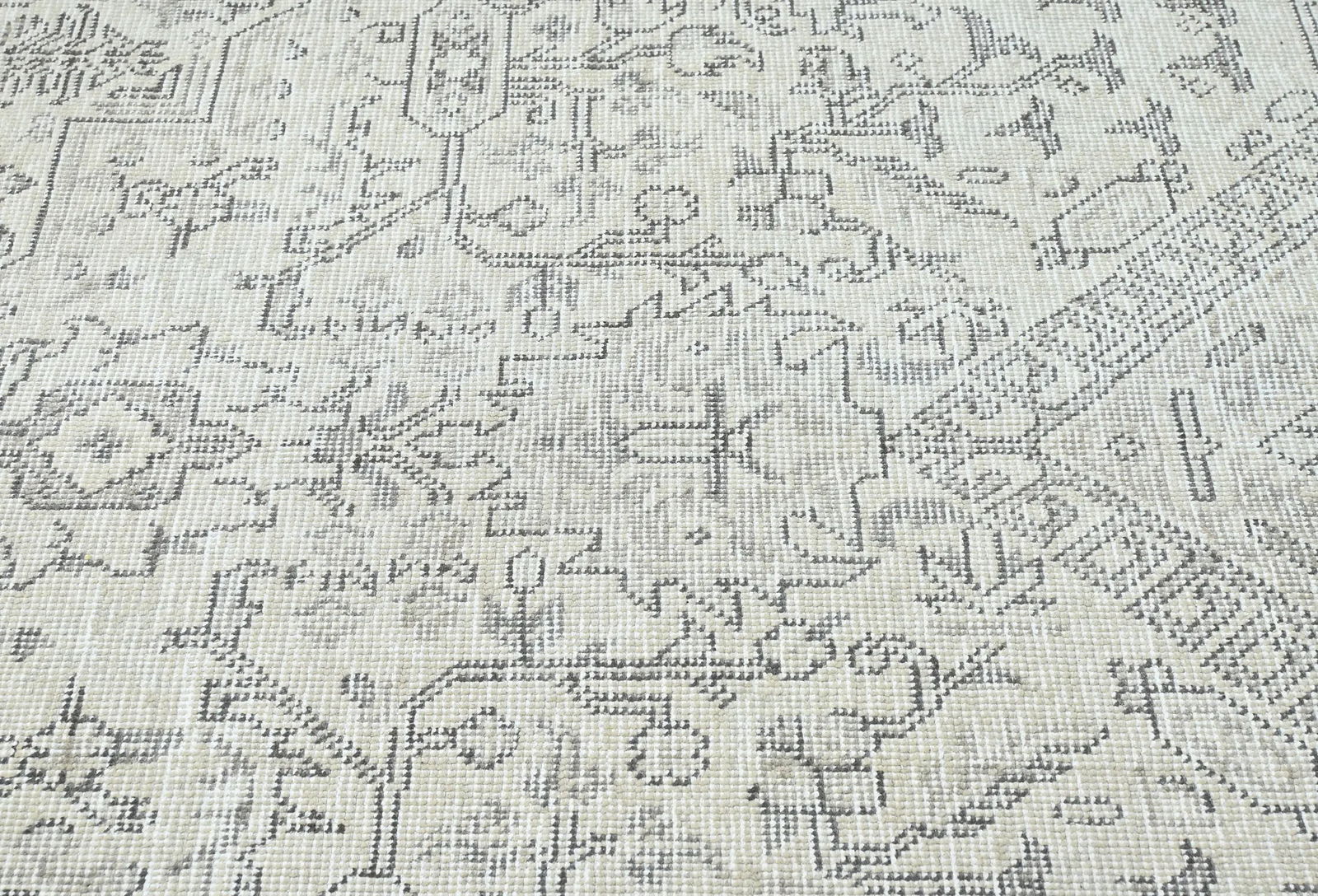 Antique Muted Beige Floral 6X9 Distressed Vintage Oriental Rug - 5