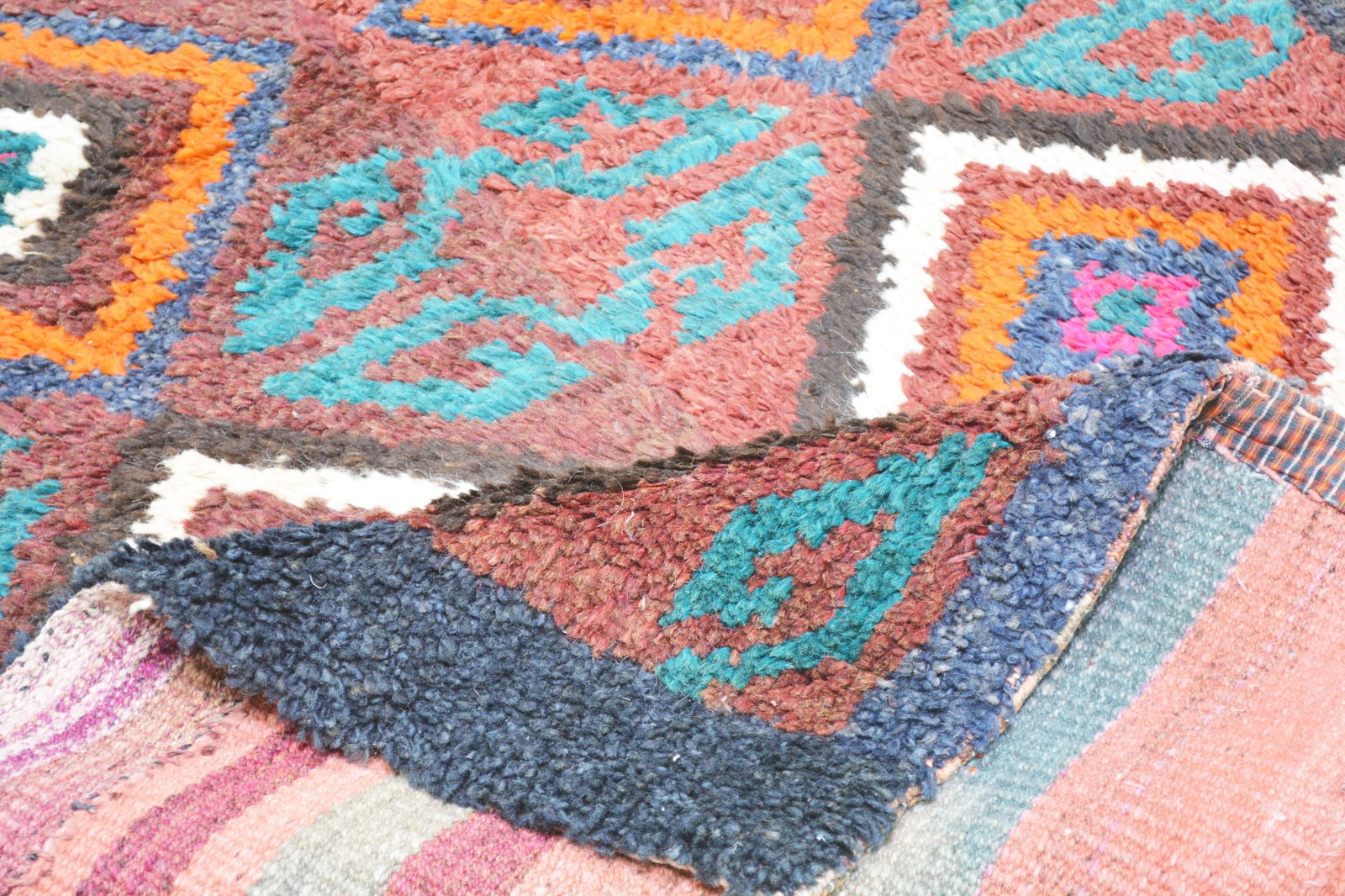 HAND KNOTTED WOOL ANTIQUES RUG - 4