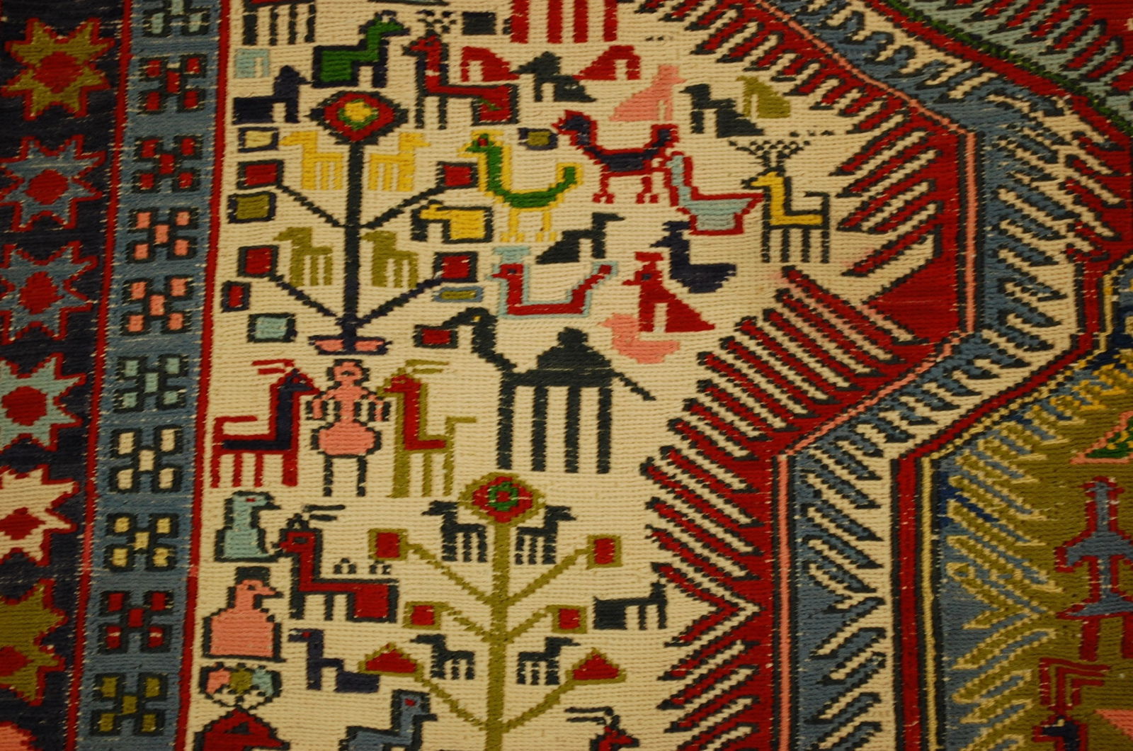 CAUCASIAN SOUMAK RUG 3.9x9.3 - 10