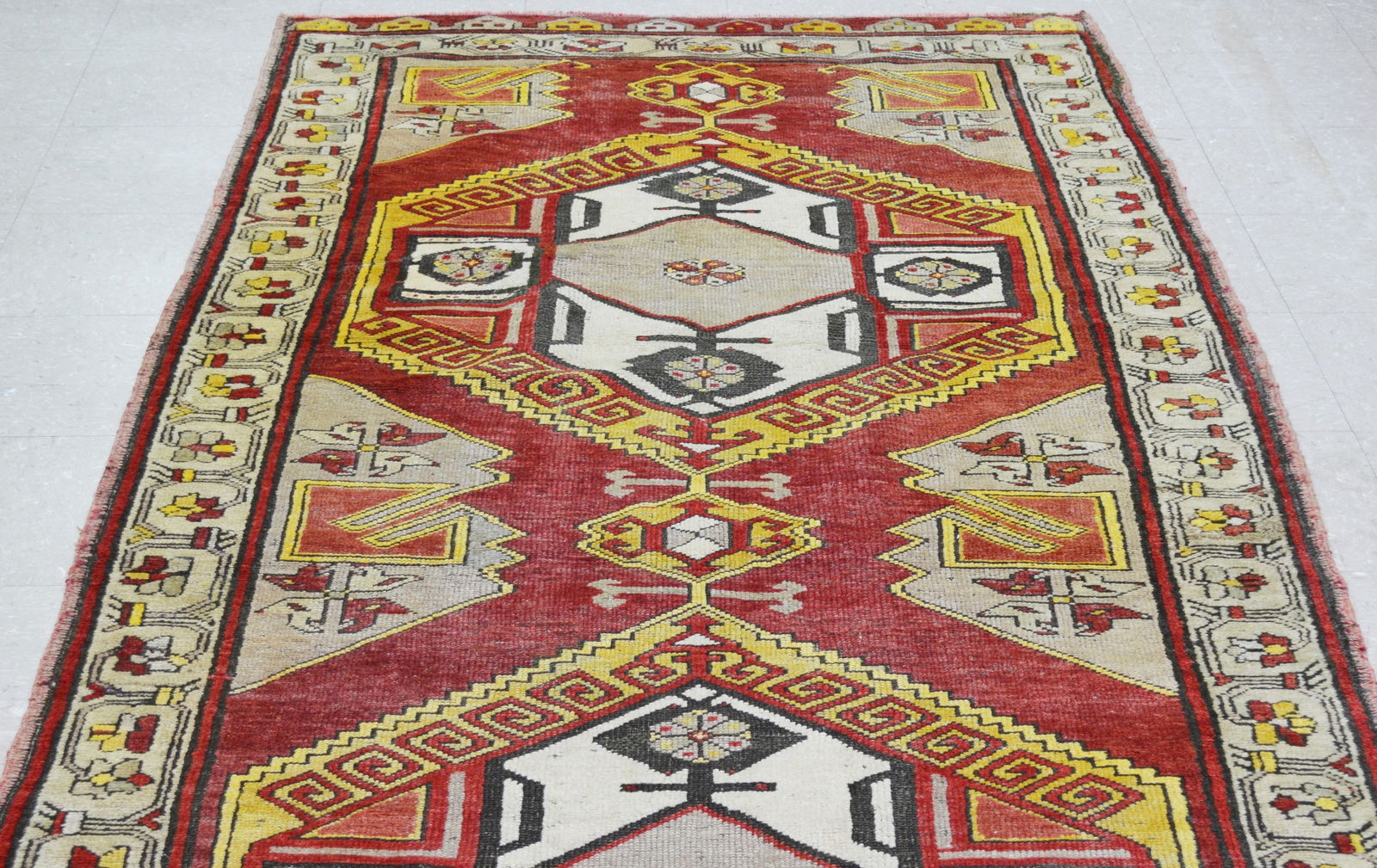 HAND KNOTTED WOOL OUSHAK RUG - 3