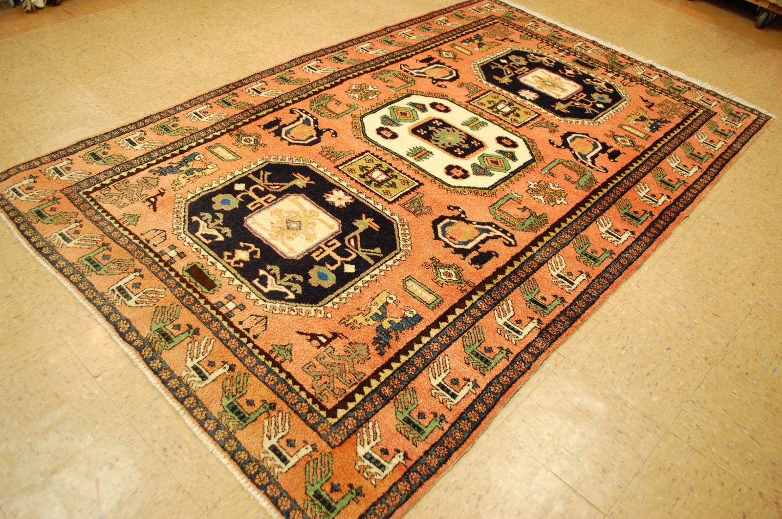 CAUCASIAN RUG 5.7 X 8.10 - 2