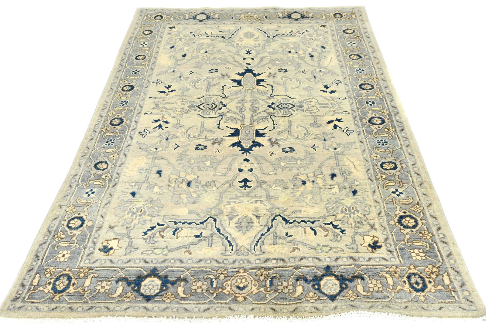 Muted Gray Geometric 4X6 Heriz Serapi Oriental Rug - 2