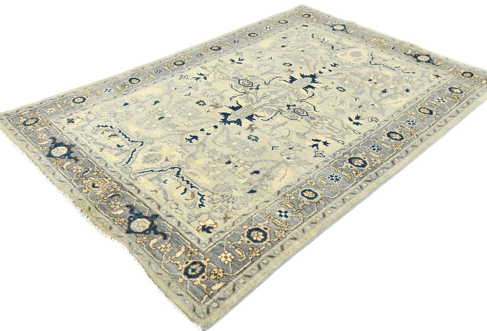 Muted Gray Geometric 4X6 Heriz Serapi Oriental Rug - 3