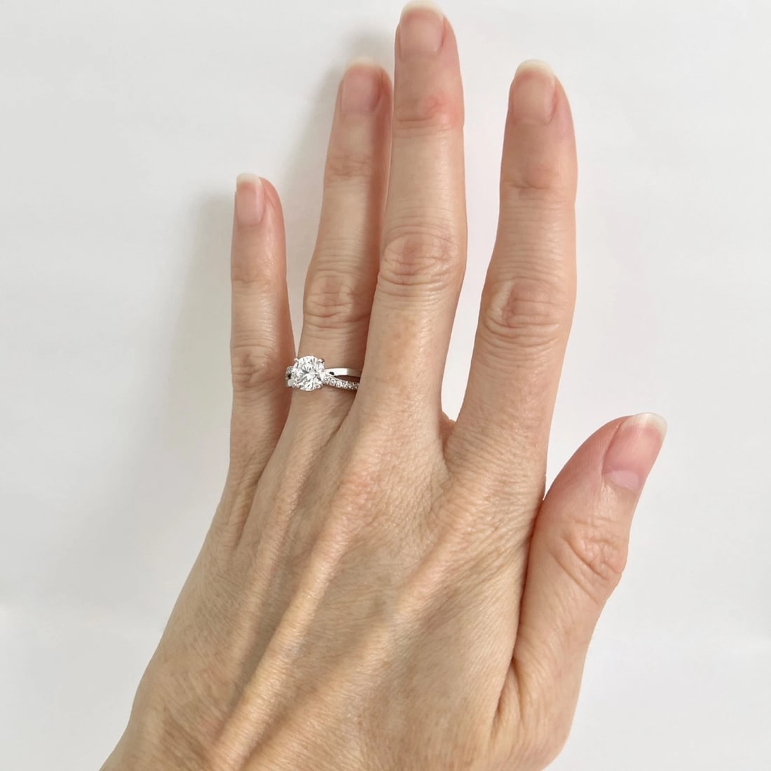 De Beers GIA Round Diamond Infinity Twist Engagement Ring Platinum, 1.61 CTW - 4