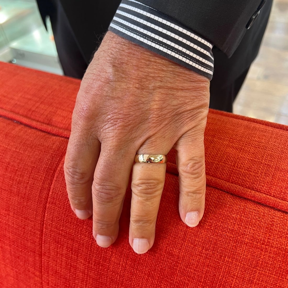 Men's Classic Comfort Fit Wedding Band Ring 14K Yellow Gold, Size 11, 5.5 mm - 4