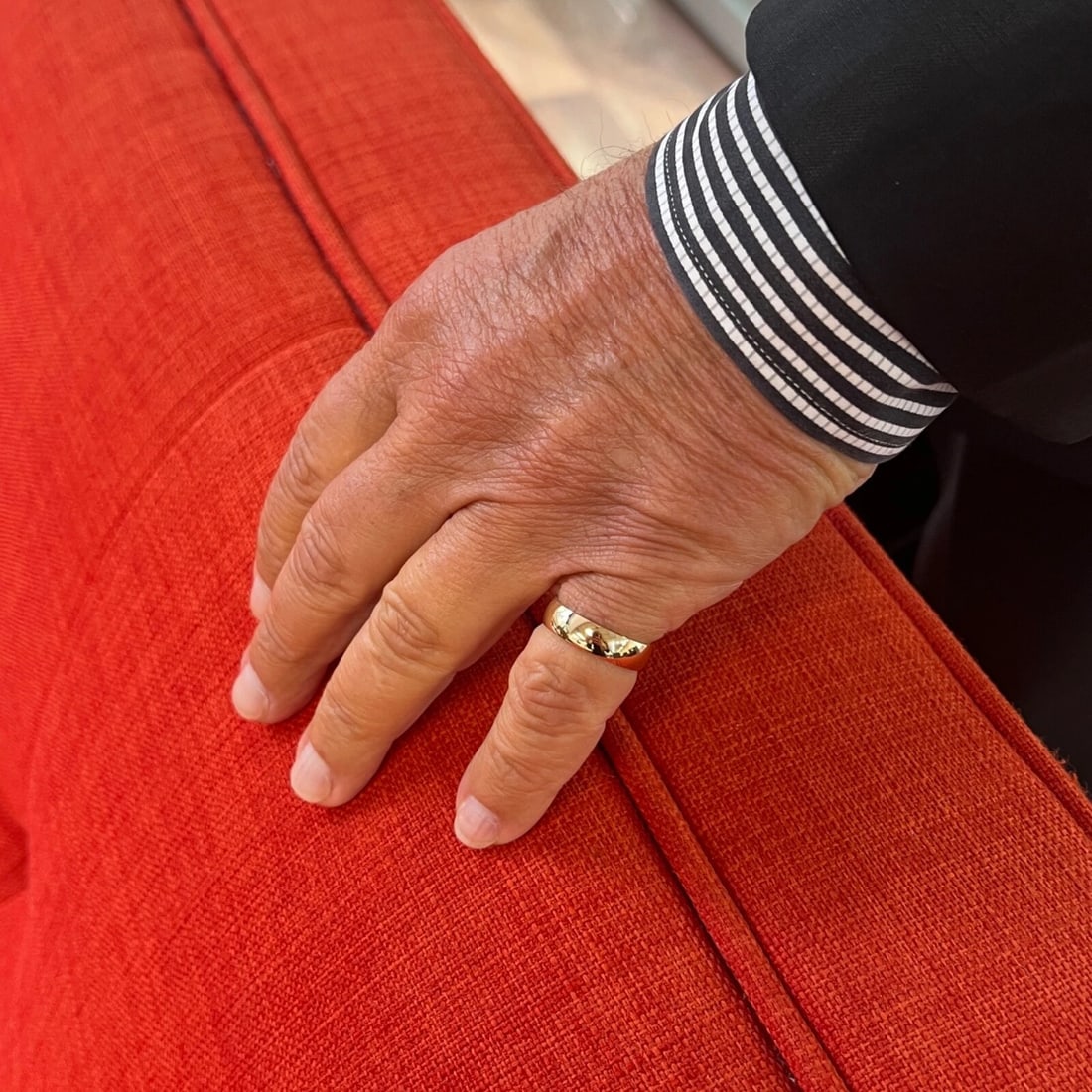 Men's Classic Comfort Fit Wedding Band Ring 14K Yellow Gold, Size 9.5, 5 mm - 3