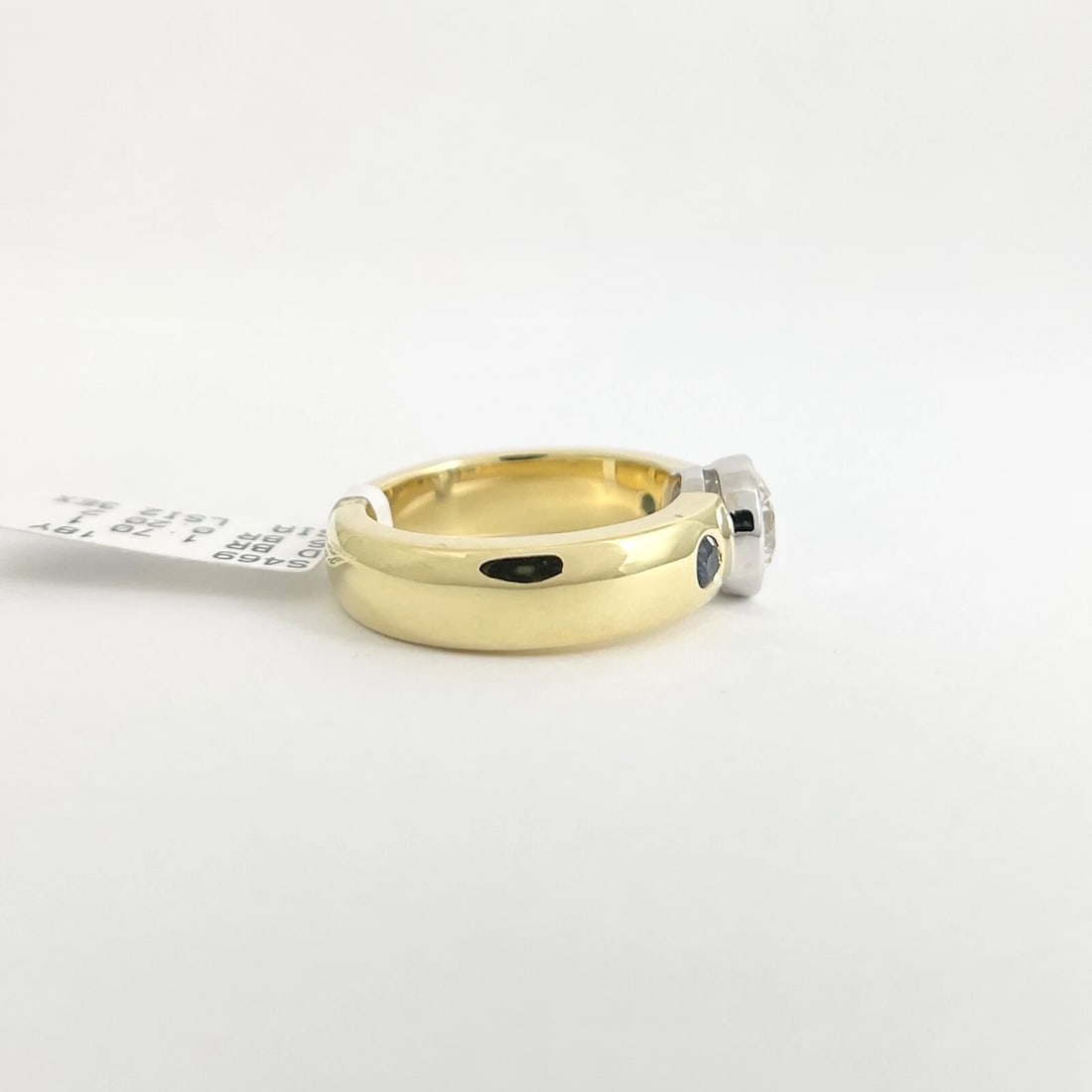 GIA Round Diamond Bezel-Set Sapphire Engagement Ring 18K Yellow Gold, 1.90 CTW - 8