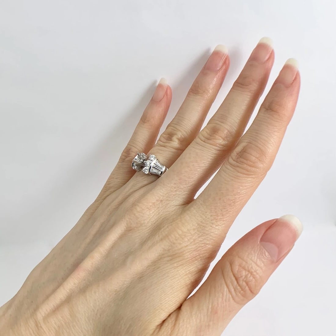 Round Baguette Diamond Engagement Ring Setting Mounting 14K White Gold 1.02 CTW - 4