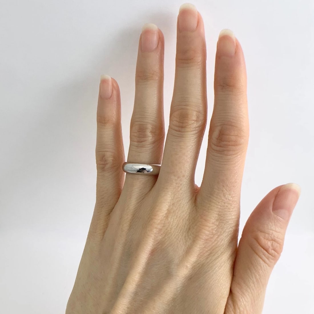 Plain Polished Wedding Band Ring 18K White Gold, Size 5.25, 4.8 mm, 6.49 Grams - 4