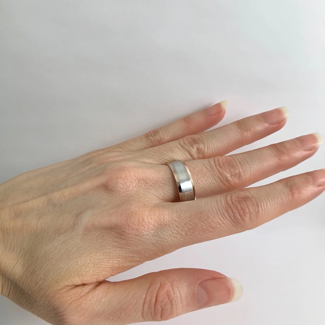 Men's Two-Tone Wedding Band Ring 14K Pink Rose White Gold, Size 8.5, 9.13 Gr - 5