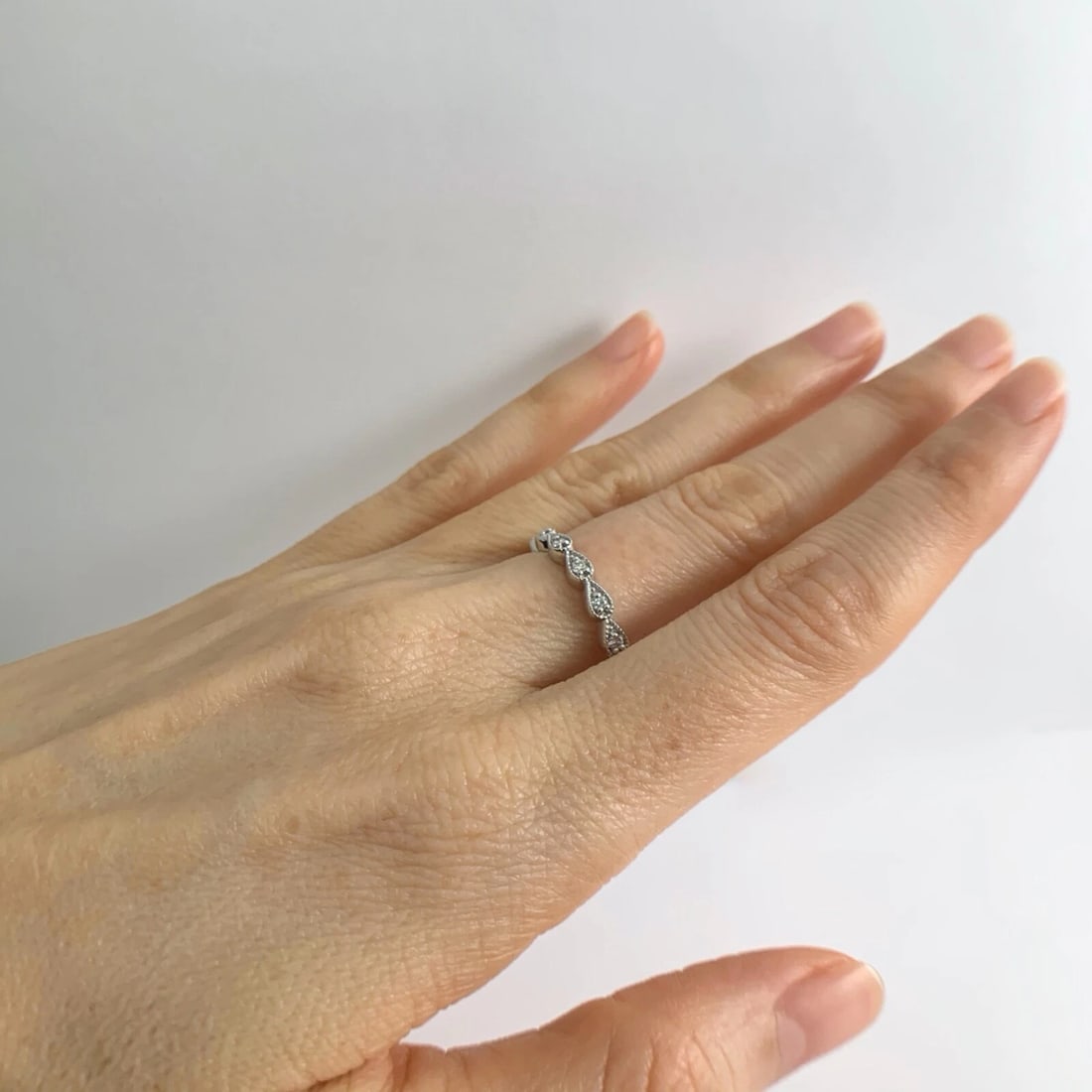 Scalloped Milgrain Diamond Eternity Wedding Band Ring 14K White Gold, 3.07 Grams - 5