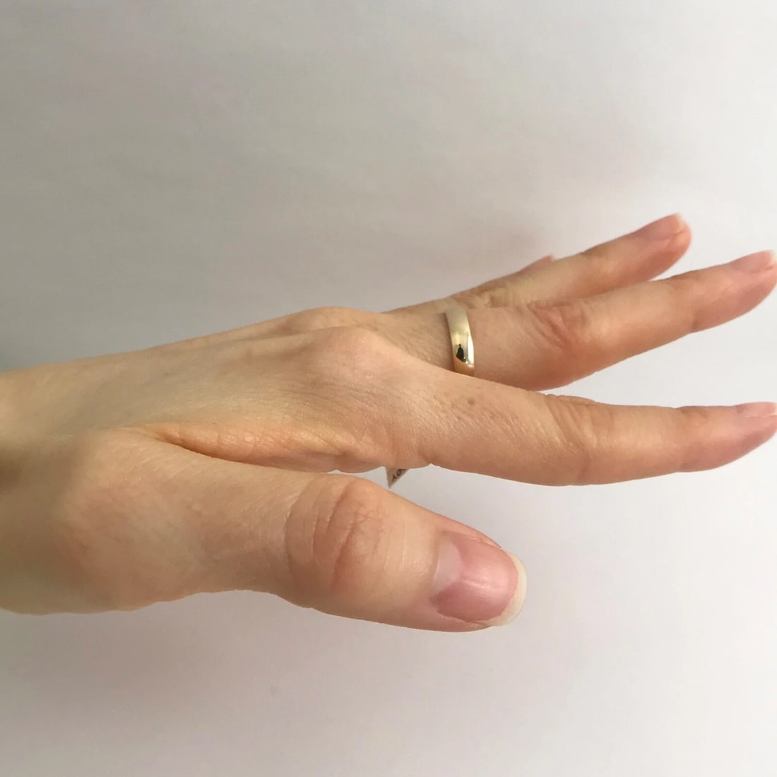 Plain Polished Wedding Band Ring 10K Yellow Gold, Size 6, 3.9 mm, 2.49 Grams - 6