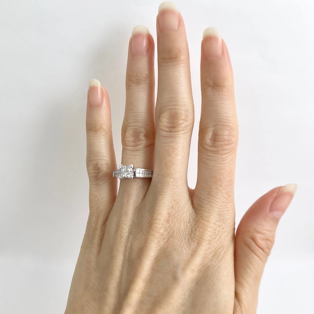 Princess Invisible Set Diamond Engagement Ring 14K White Gold, 1.00 CTW, 3.17 Gr - 6