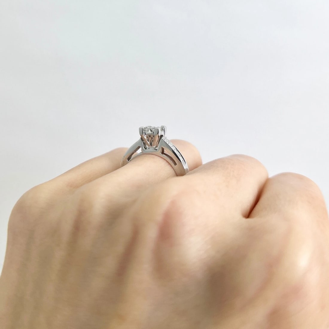 Princess Invisible Set Diamond Engagement Ring 14K White Gold, 1.00 CTW, 3.17 Gr - 8