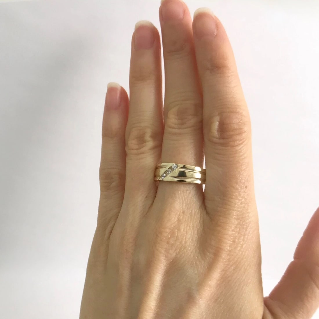 Men's 3-Stone CZ Cubic Zirconia Wedding Band Ring 14K Yellow Gold, 3.89 Grams - 4