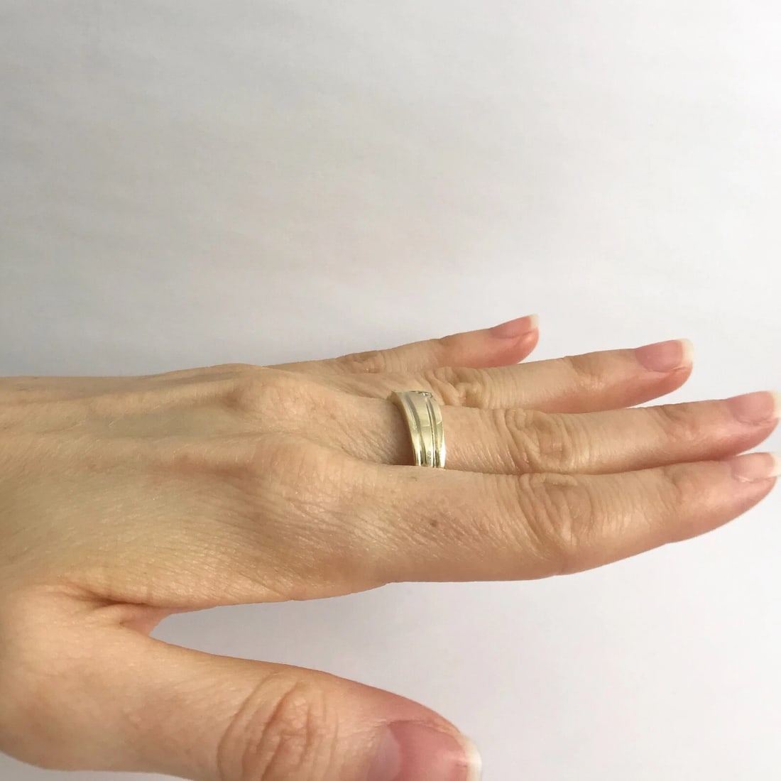 Men's 3-Stone CZ Cubic Zirconia Wedding Band Ring 14K Yellow Gold, 3.89 Grams - 6