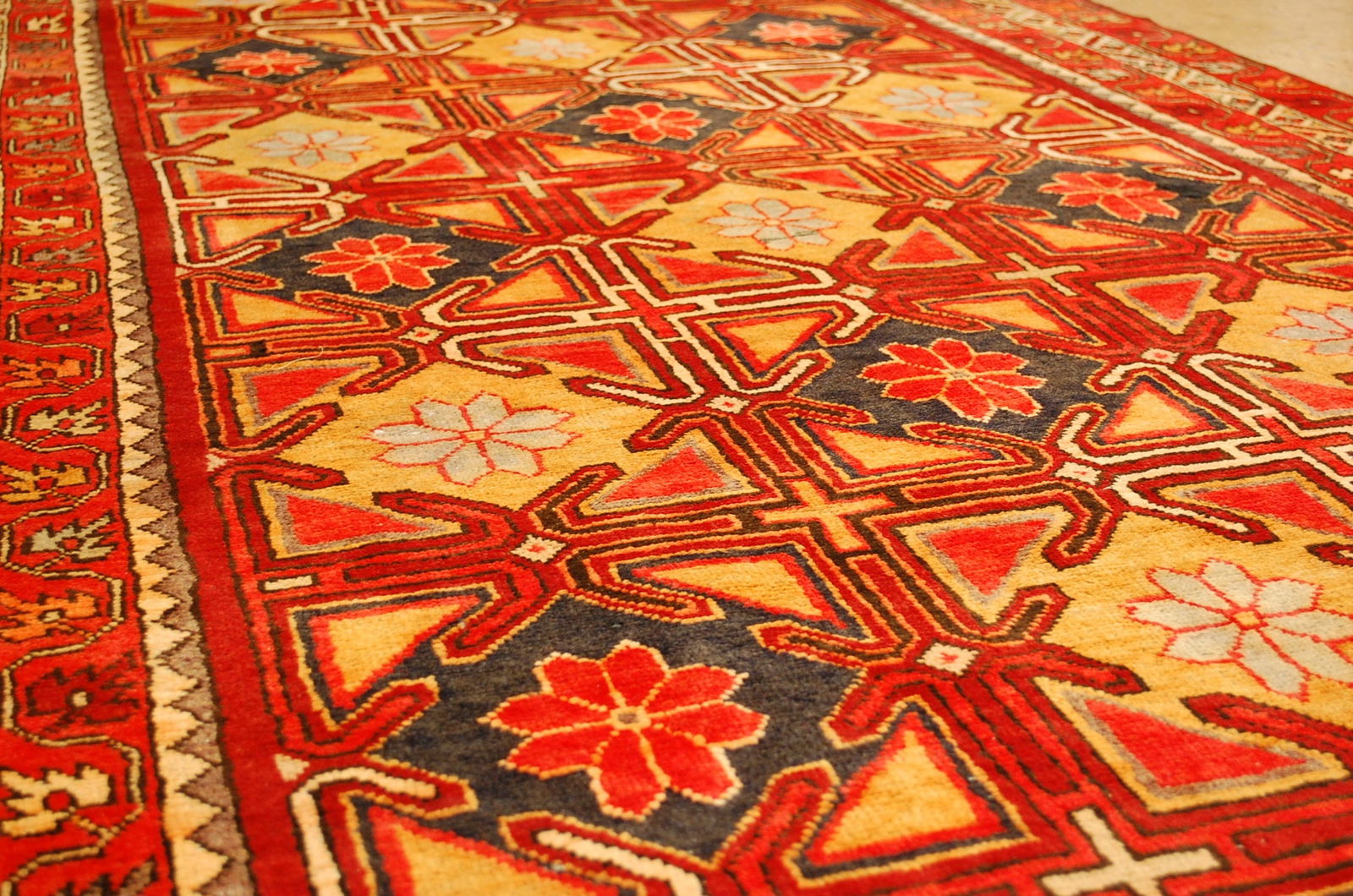 CAUCASIAN RUG 5' x 10'5" - 10