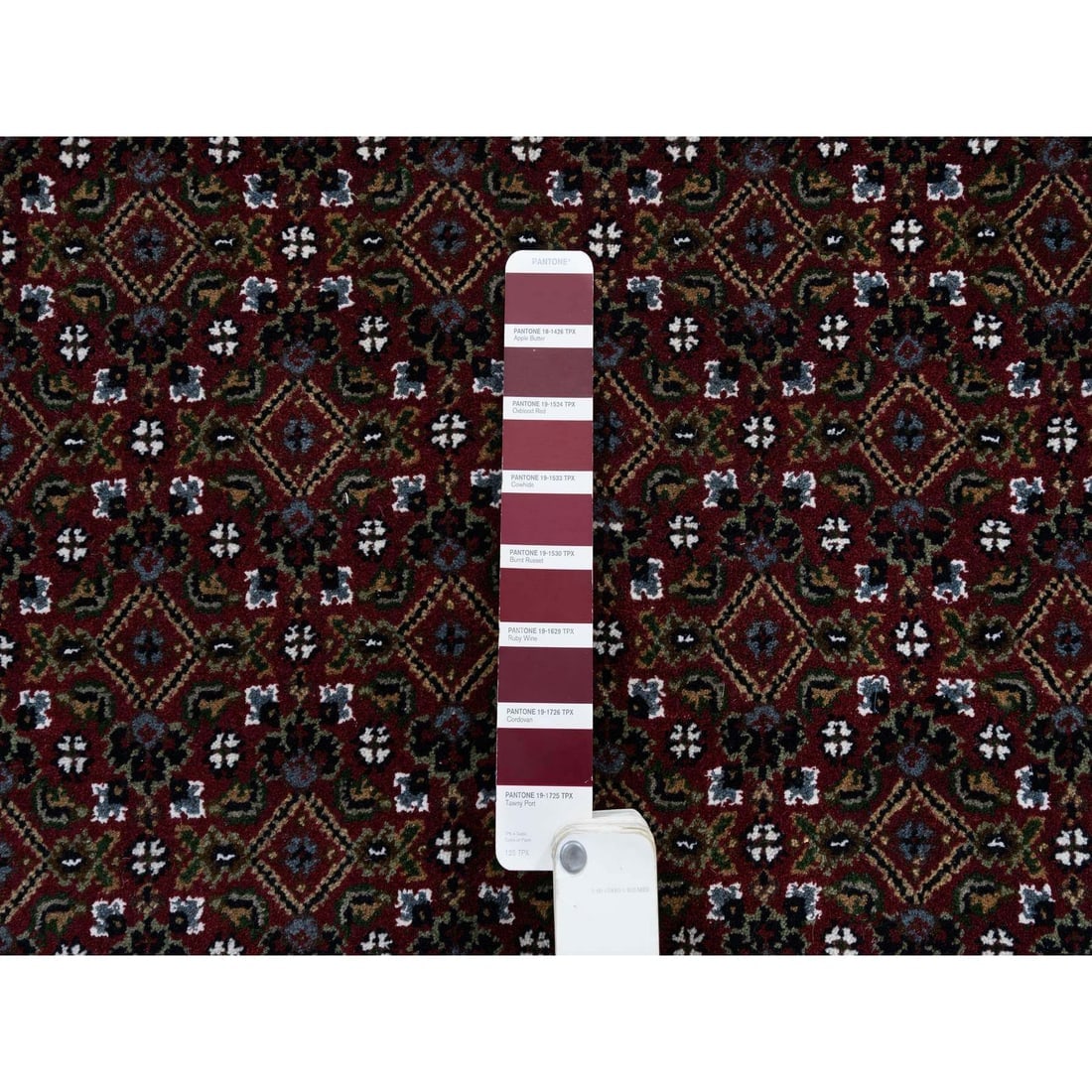 Rich Red Hand Knotted 175 KPSI Wool and Silk Herati Oriental Rug - 4