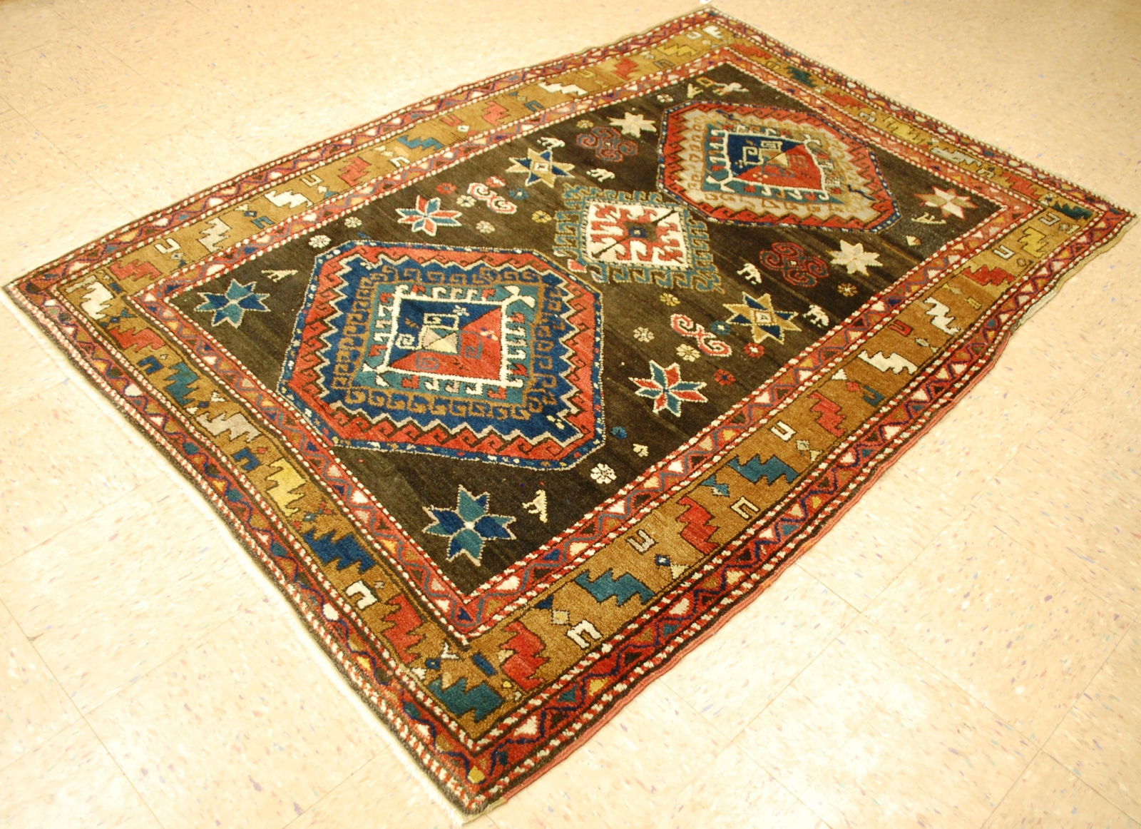 CAUCASIAN SHIRVAN RUG 4'8" x 6'7" - 3