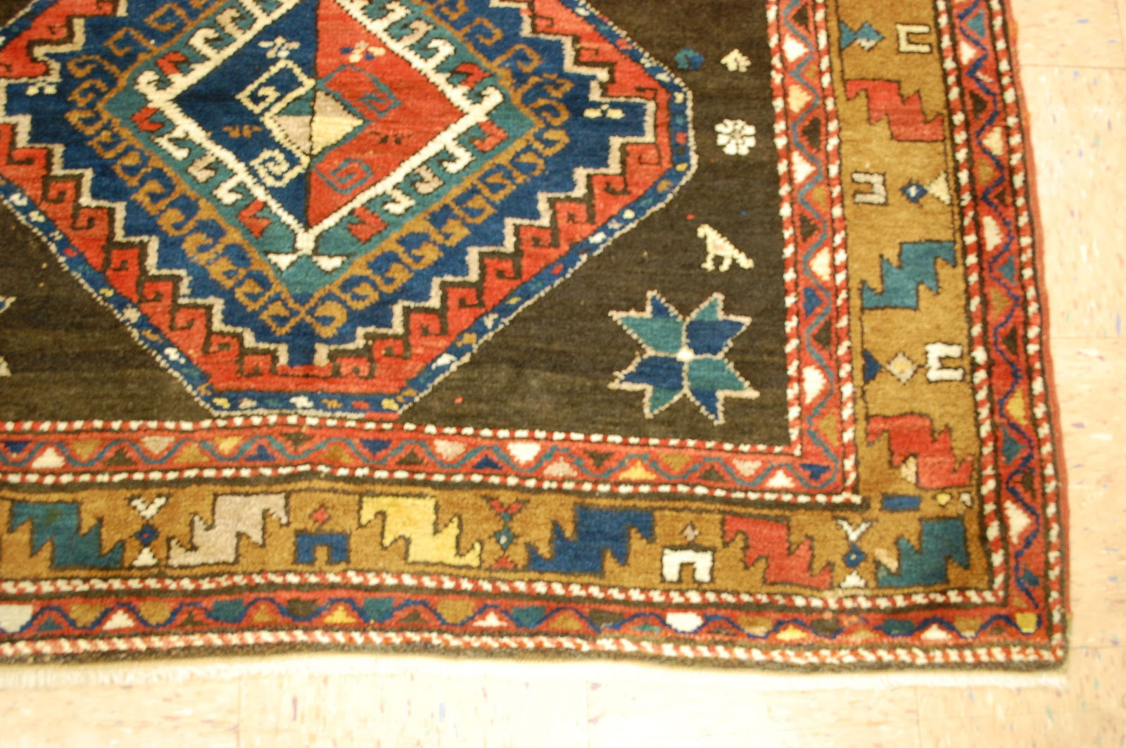 CAUCASIAN SHIRVAN RUG 4'8" x 6'7" - 9