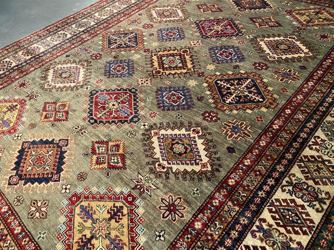 EXQUISITE FINE SUPER KAZAK RUG 8'.3"x10'.2" - 6