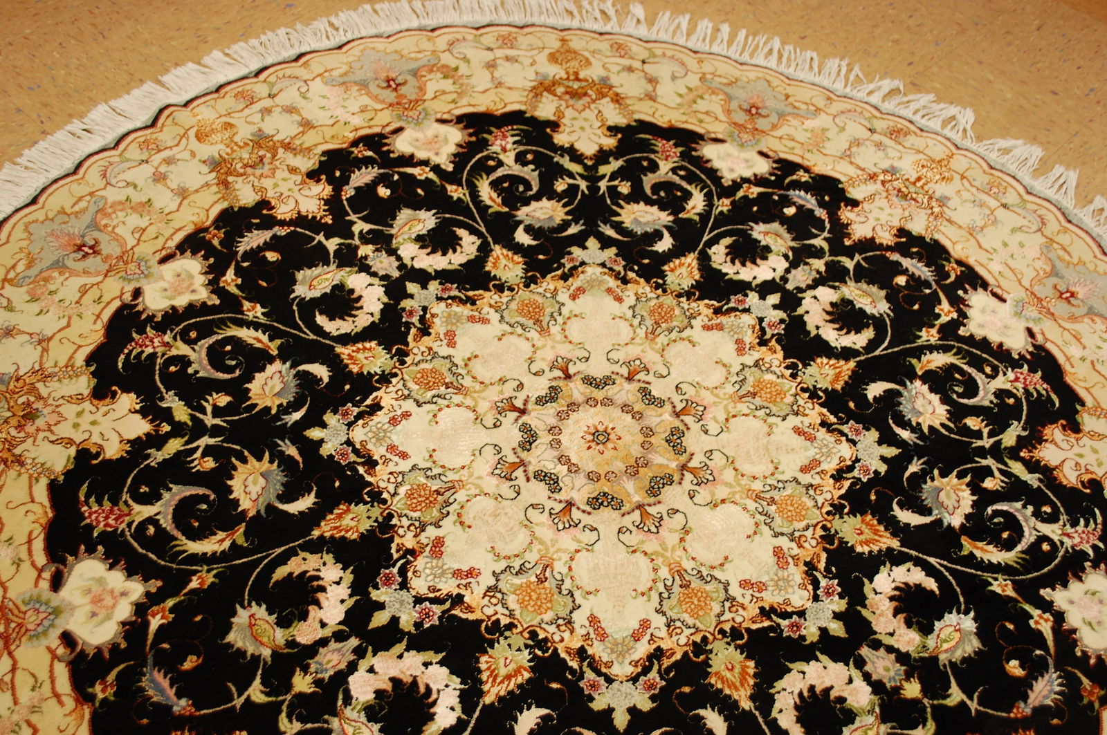 PERSIAN TABRIZ RUG 6'7" DIAMETER - 3
