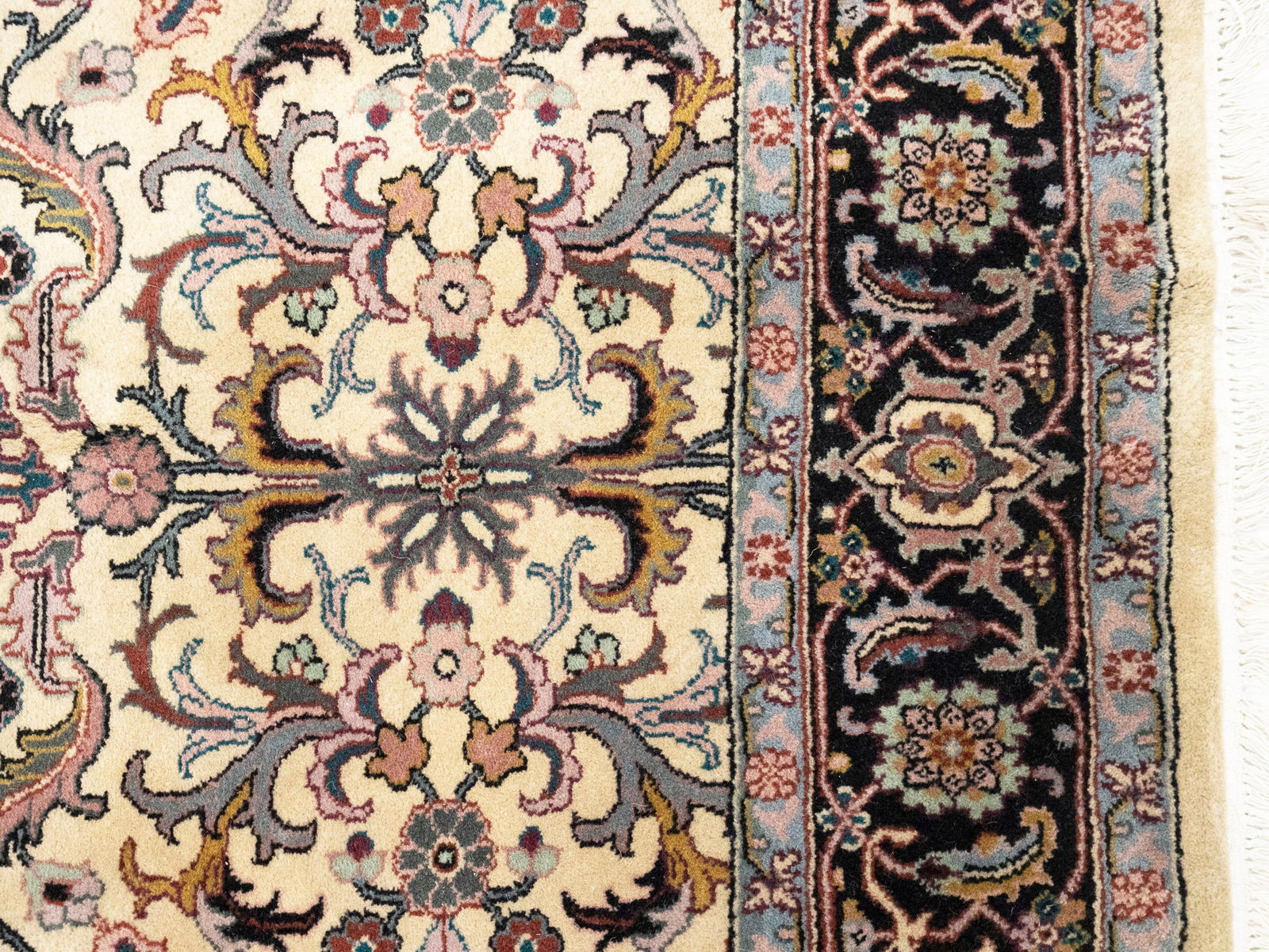 Red Floral 5'8X8'7 Indo-Kashan Oriental Rug - 8