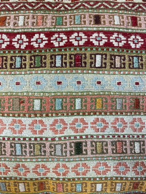 Highly Detailed Fine silk sumak kilim Rug Very Soft Wool cushion 1.8x1.8x1.3 h - 5