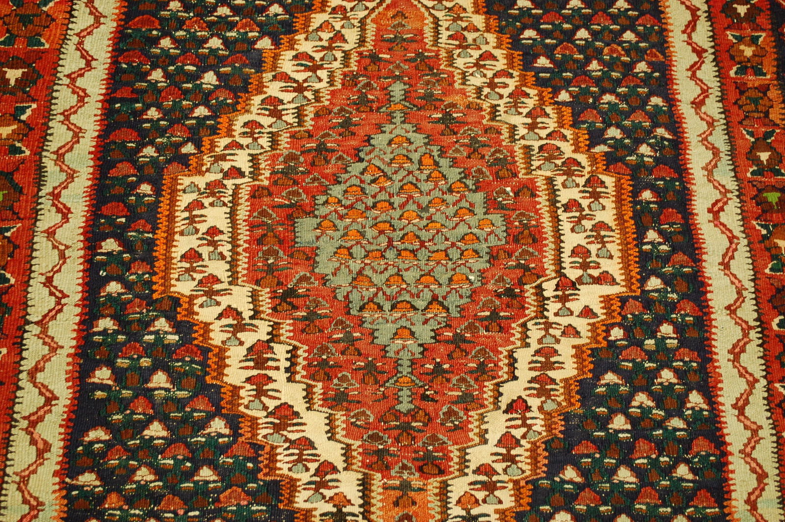 Persian SENNEH KILIM RUG 3'10" x 4'3" - 2