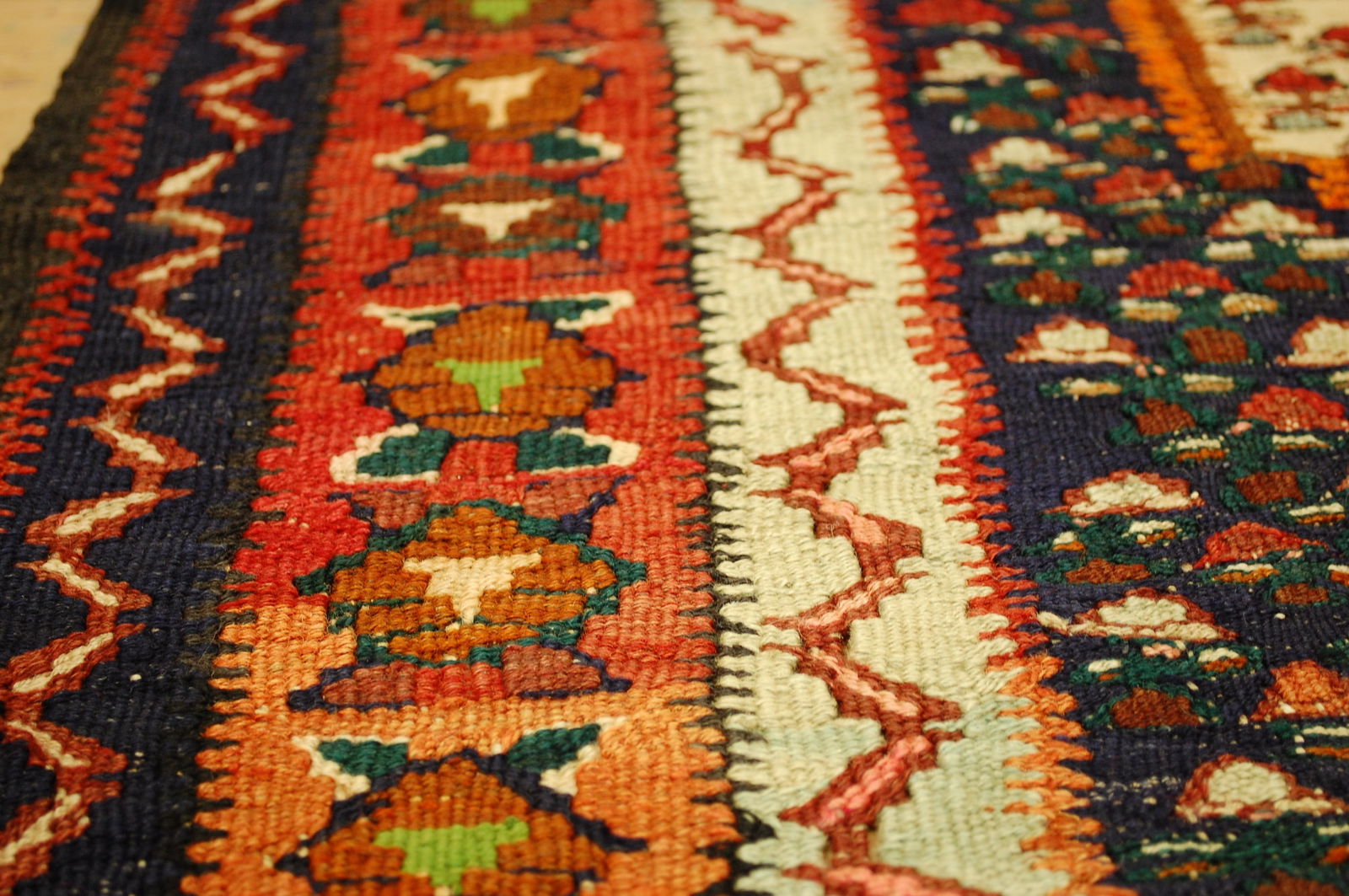 Persian SENNEH KILIM RUG 3'10" x 4'3" - 9