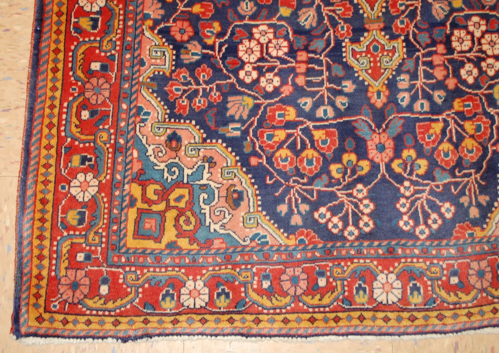Persian SAROUK RUG 3'6" X 5'2" - 8