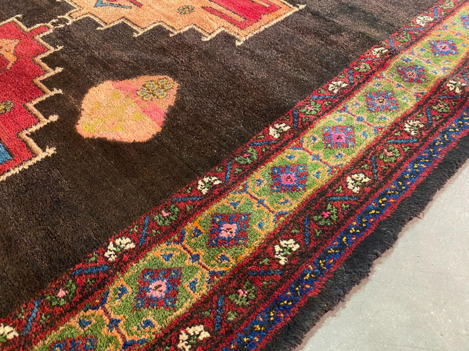 Unique Persian Hamedan Rug 5.4x8' - 12
