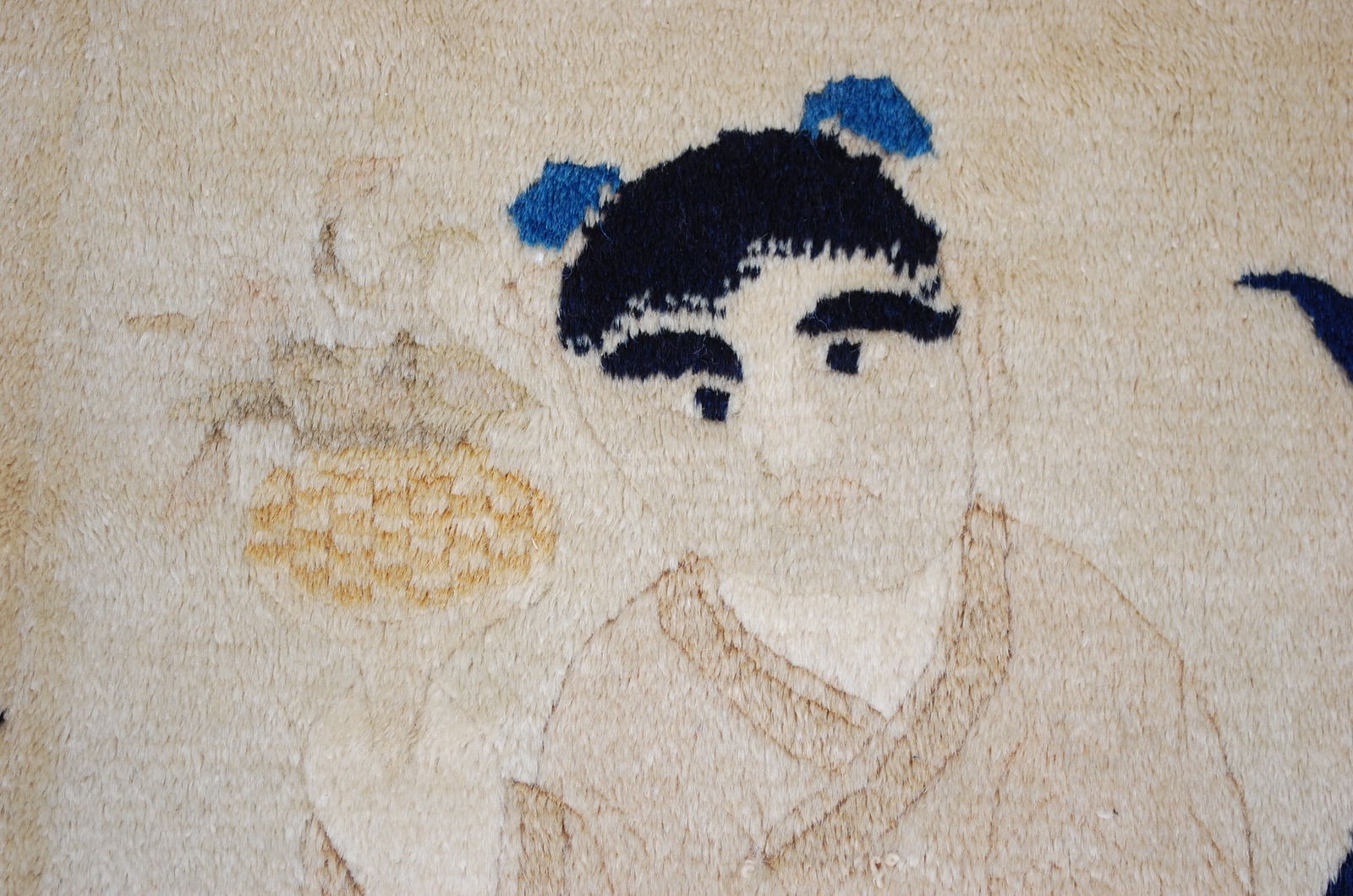 CHINESE RUG 4' x 6' - 8