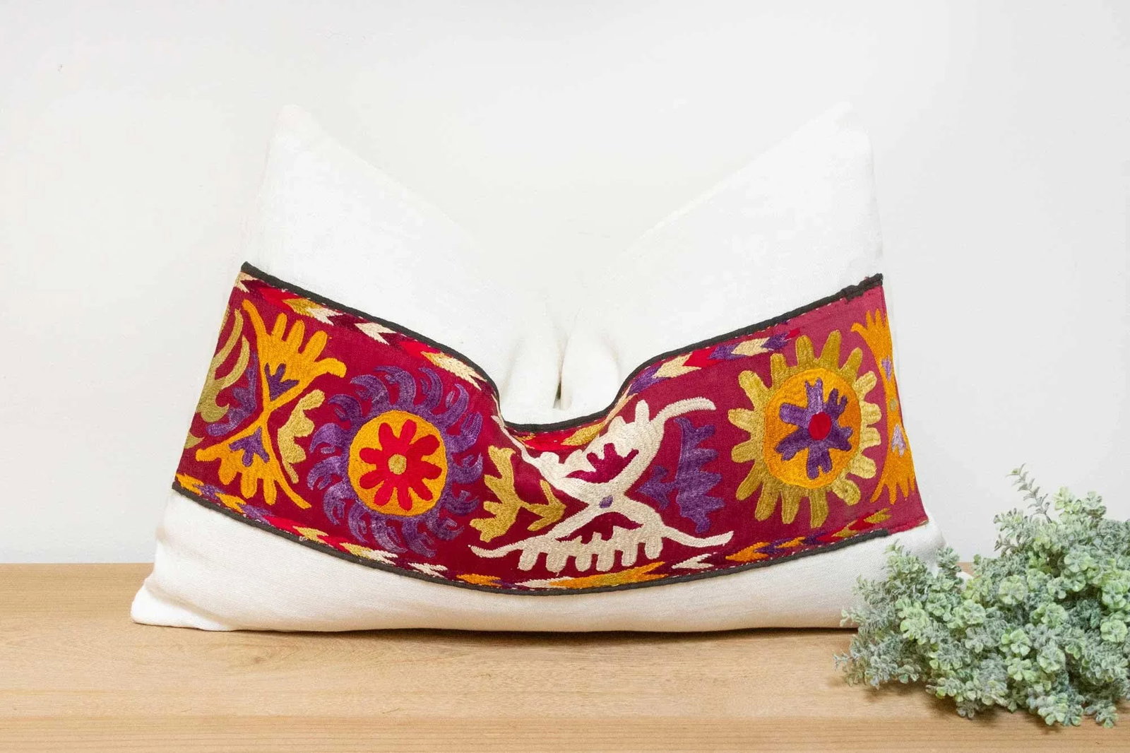 Bisan Antique Uzbek Suzani Linen Pillow - 7
