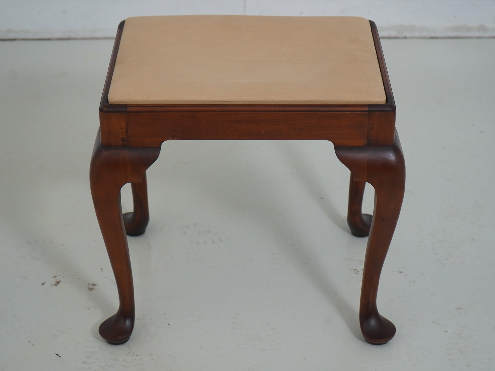 Eldred Wheeler Queen Anne Cherry Stool or Bench - 2