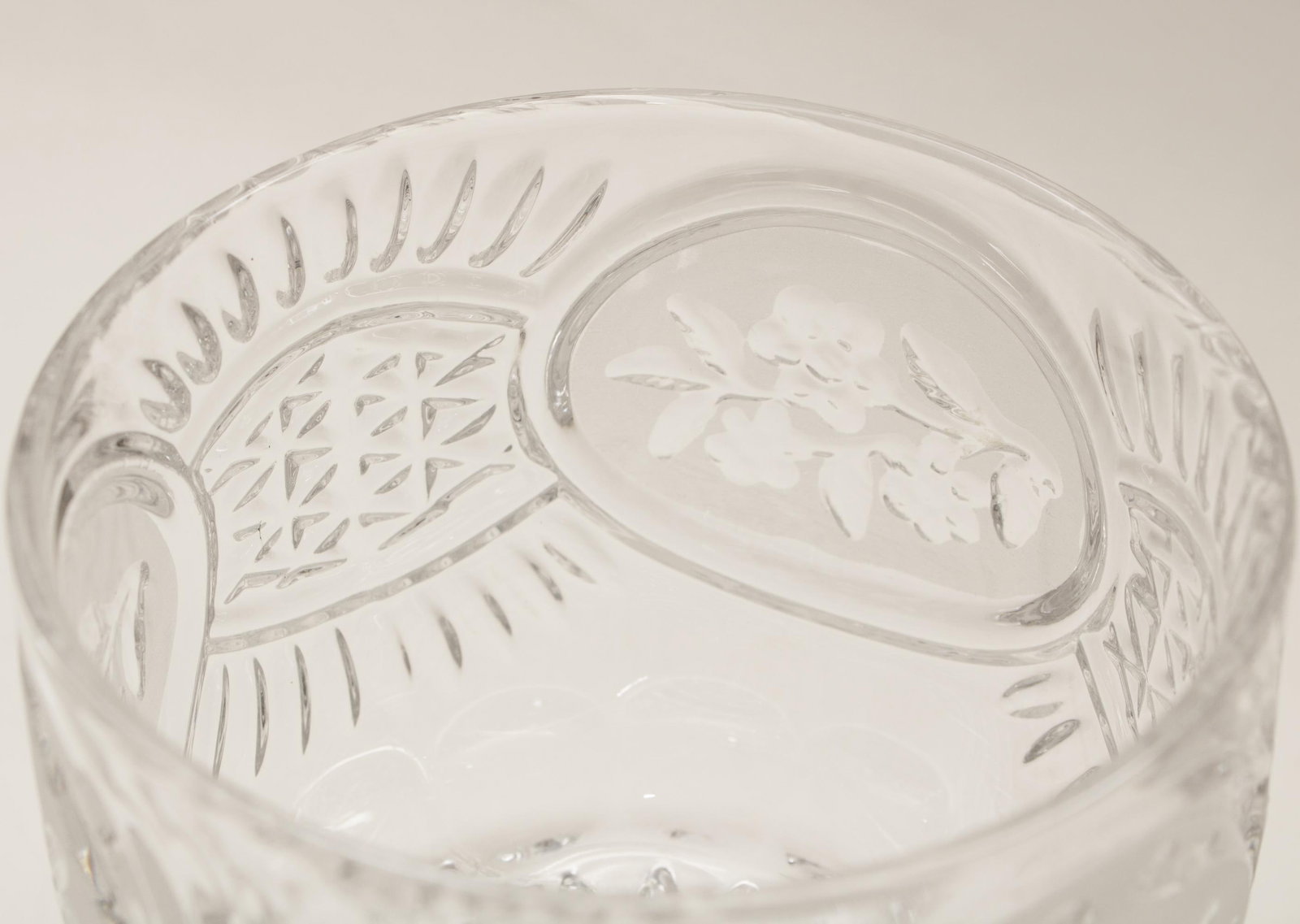 Bohemian Crystal Medium Size Footed Serving Bowl, Circa 1970s - 7