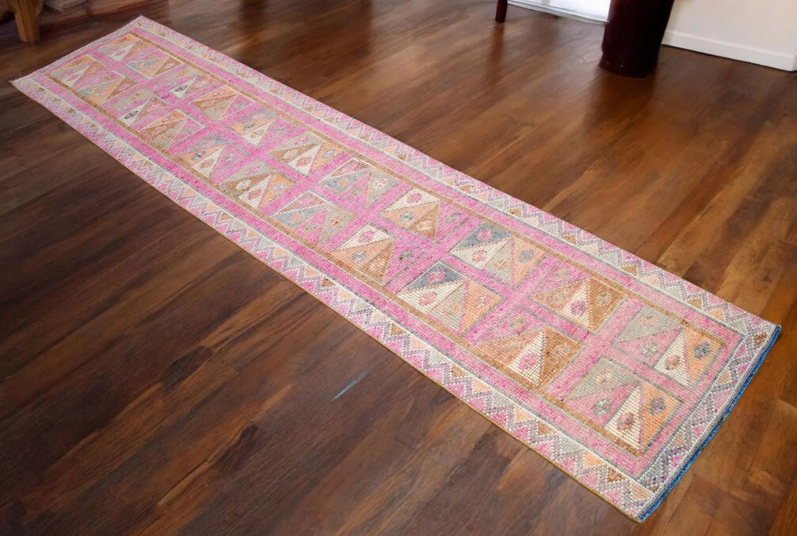 1970s Runner Kurdish Hand-Knotted Rug Pink Hallway Decor - 2
