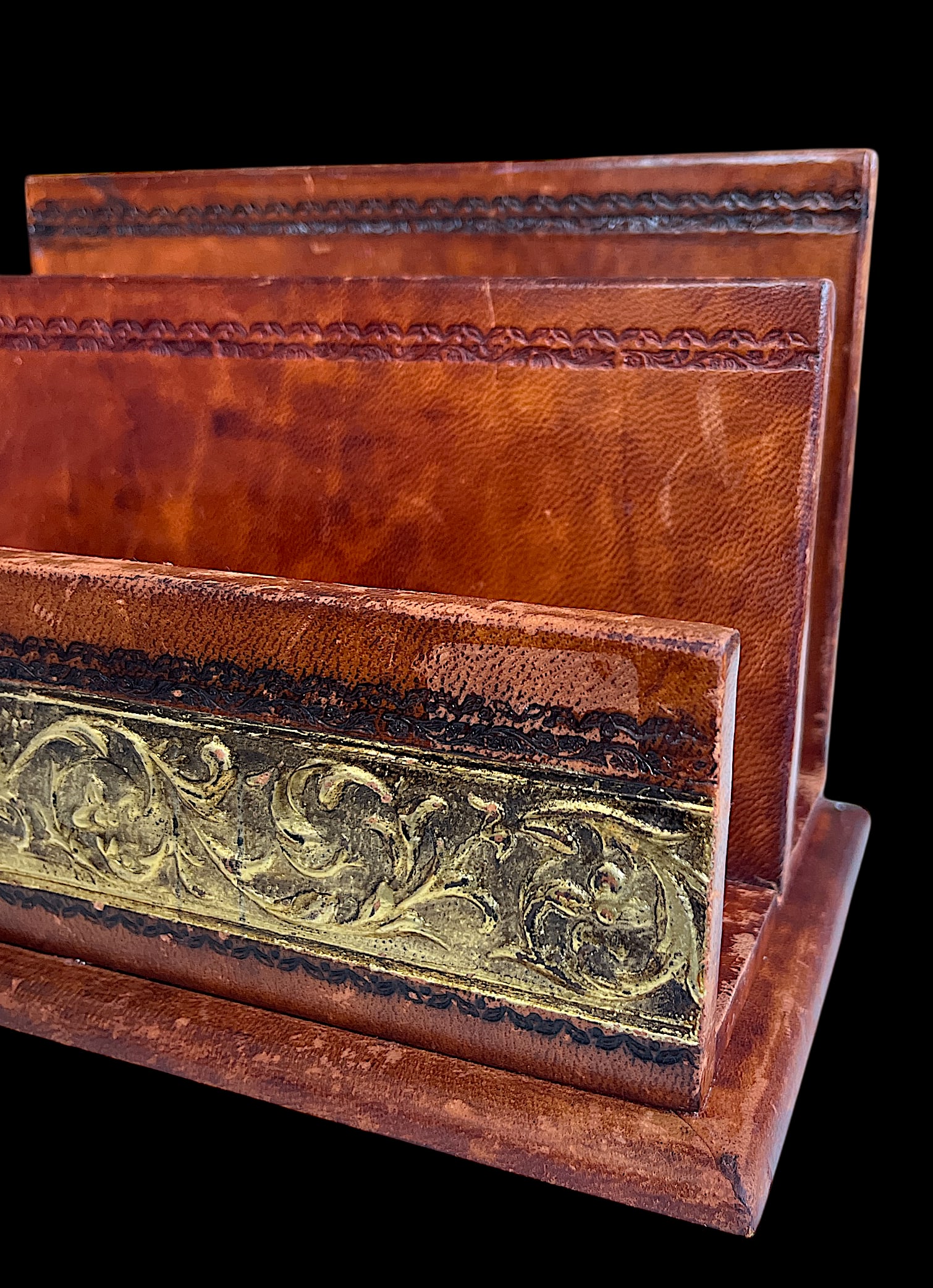 Vintage Italian Wood Wrapped Leather Letter & Document Holder With Embossed Gold Detailing - 7