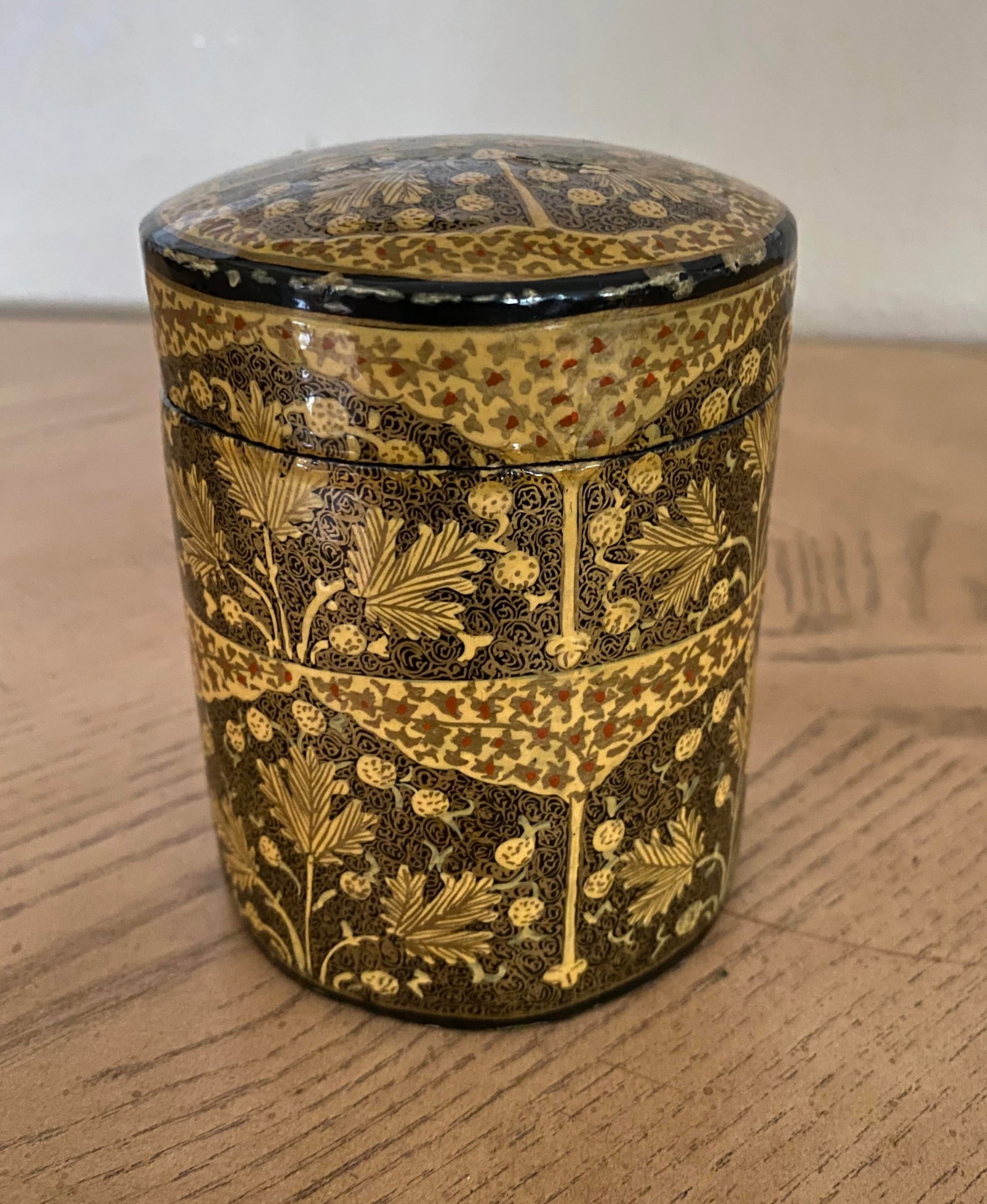 1980s Black and Gold Gilt Lacquer Box Smoking Set - 3