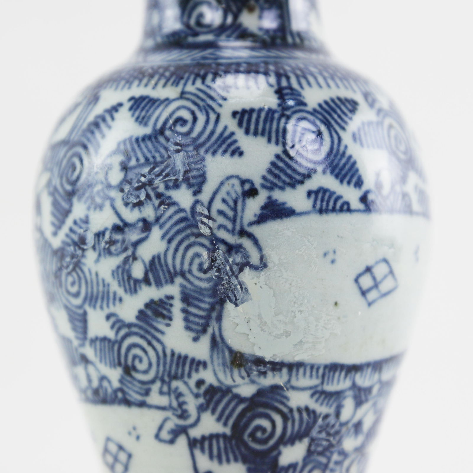 Antique Chinese Blue and White Meiping Vase - 7