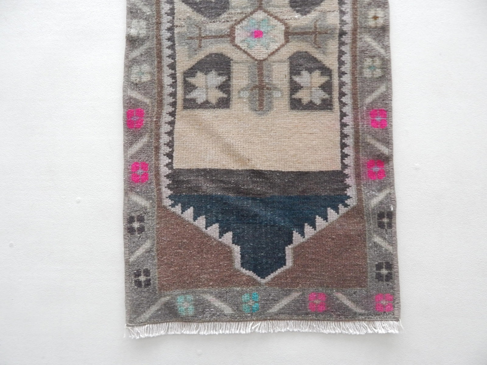 Distressed Low Pile Rug Turkish Yastik Small Rug Faded Colors Runner 1'5" X 2'11" - 5