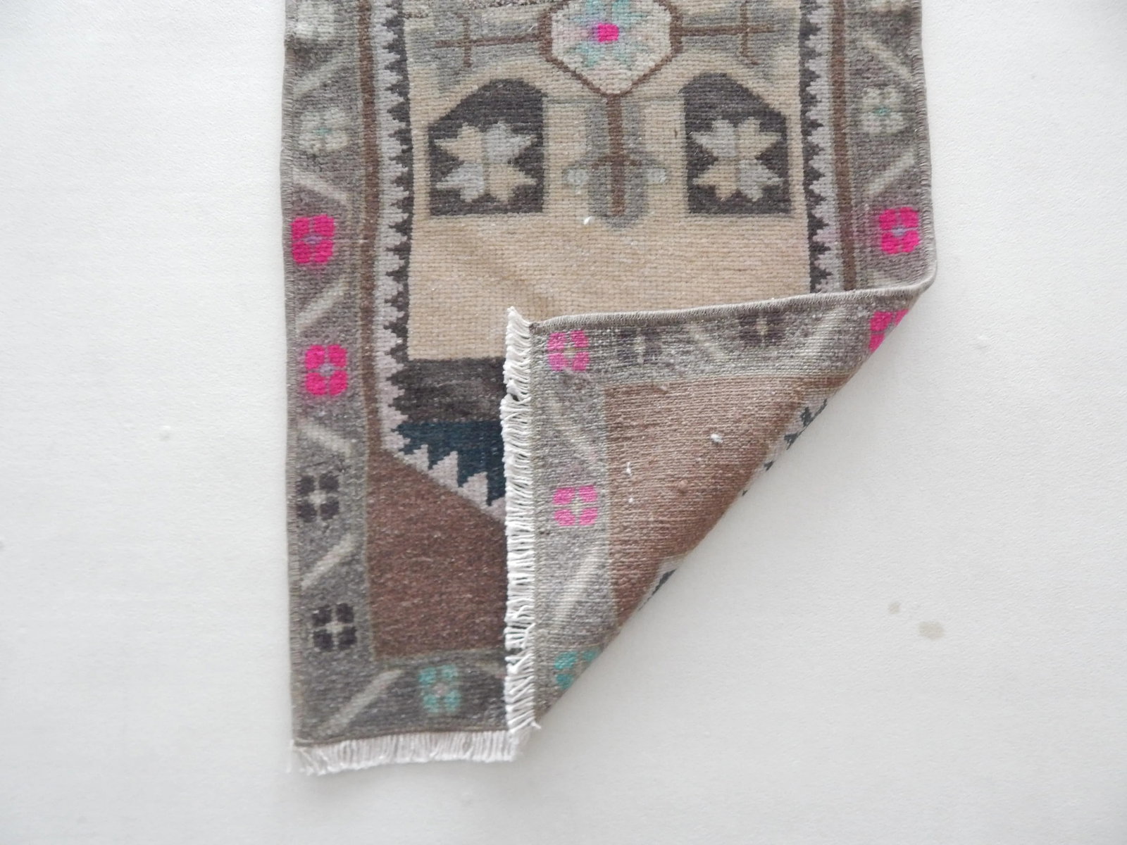 Distressed Low Pile Rug Turkish Yastik Small Rug Faded Colors Runner 1'5" X 2'11" - 7