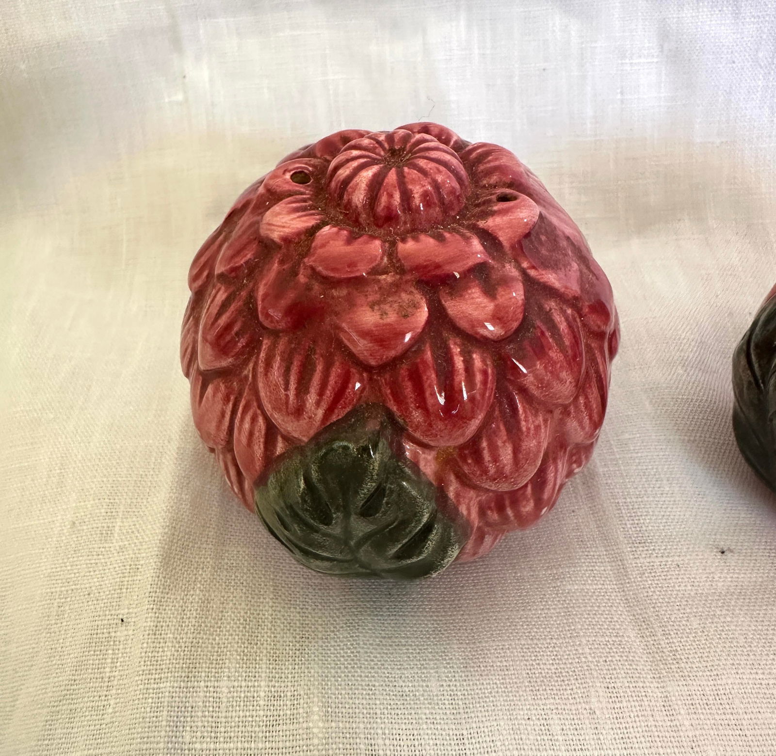 Fitz & Floyd Red Zinna Flower Salt & Pepper Shakers-a Pair - 2