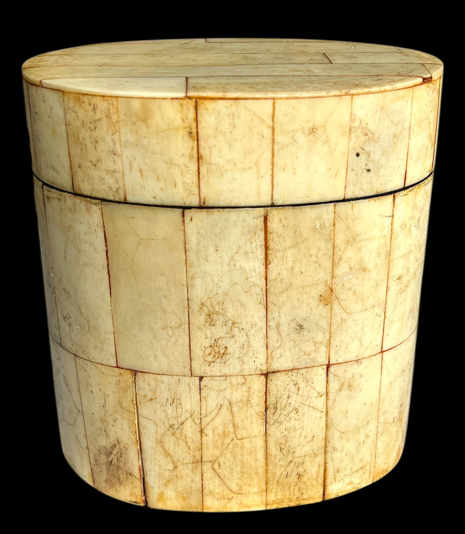 1980s Tessellated Bone and Black Lacquered Wood Box in the Style of Maitland-Smith - 4