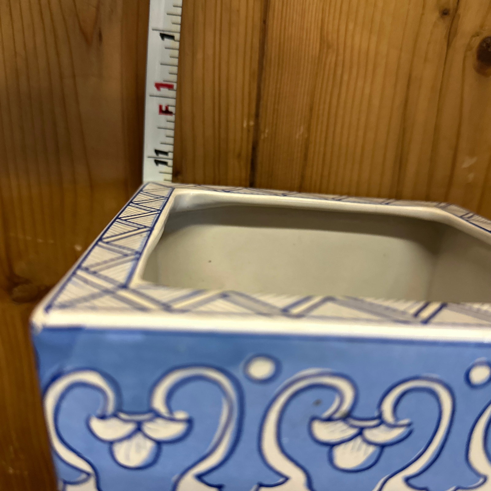 Vintage Tyndale Blue and White Vessel Large Large Fower Vase Blue and White Grecian Revival - 4