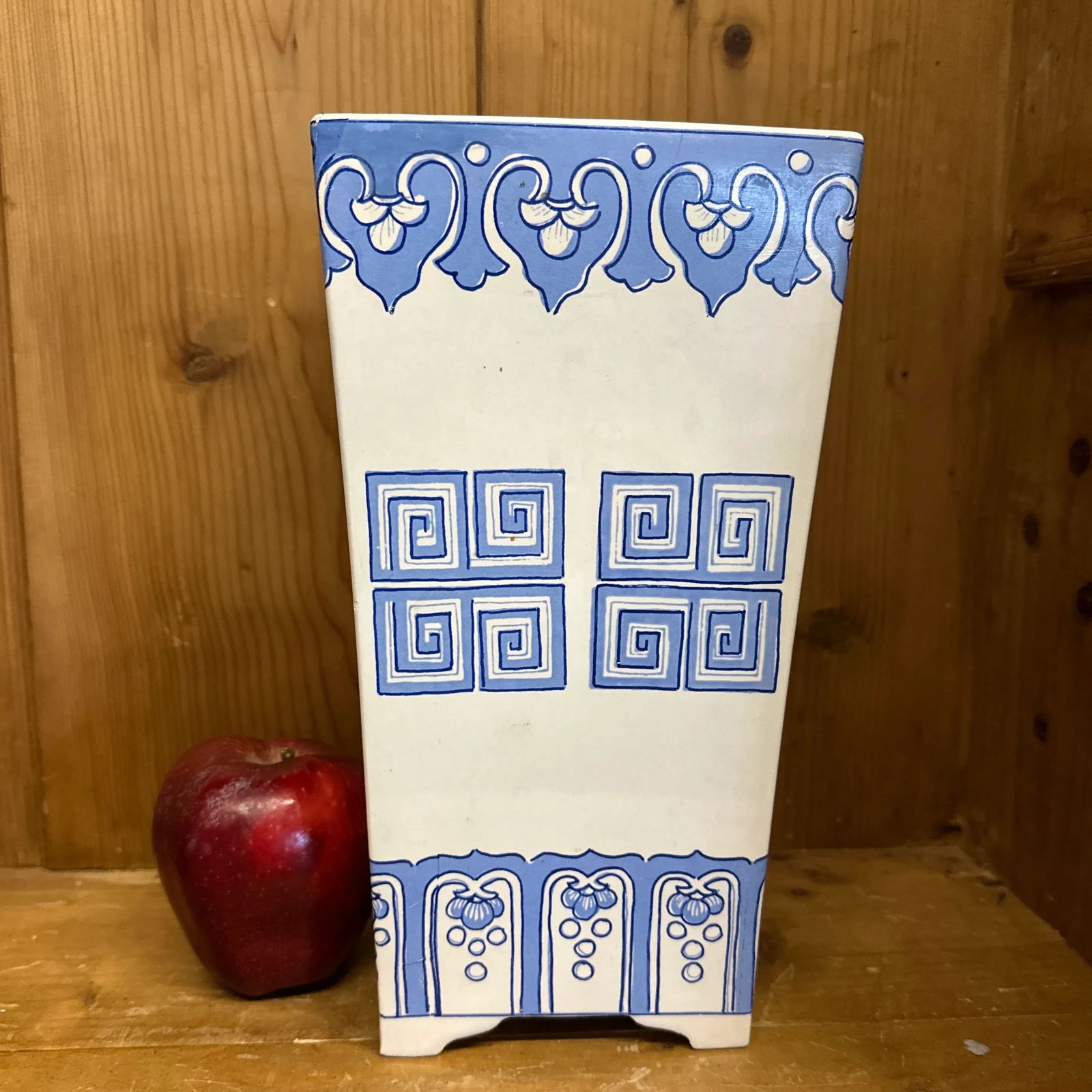 Vintage Tyndale Blue and White Vessel Large Large Fower Vase Blue and White Grecian Revival - 7