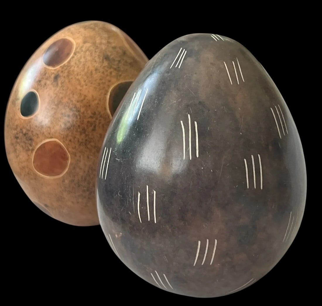 Collection of Vintage African Hand-Carved and Decorated Soapstone Eggs Â‚Ã„ - 7