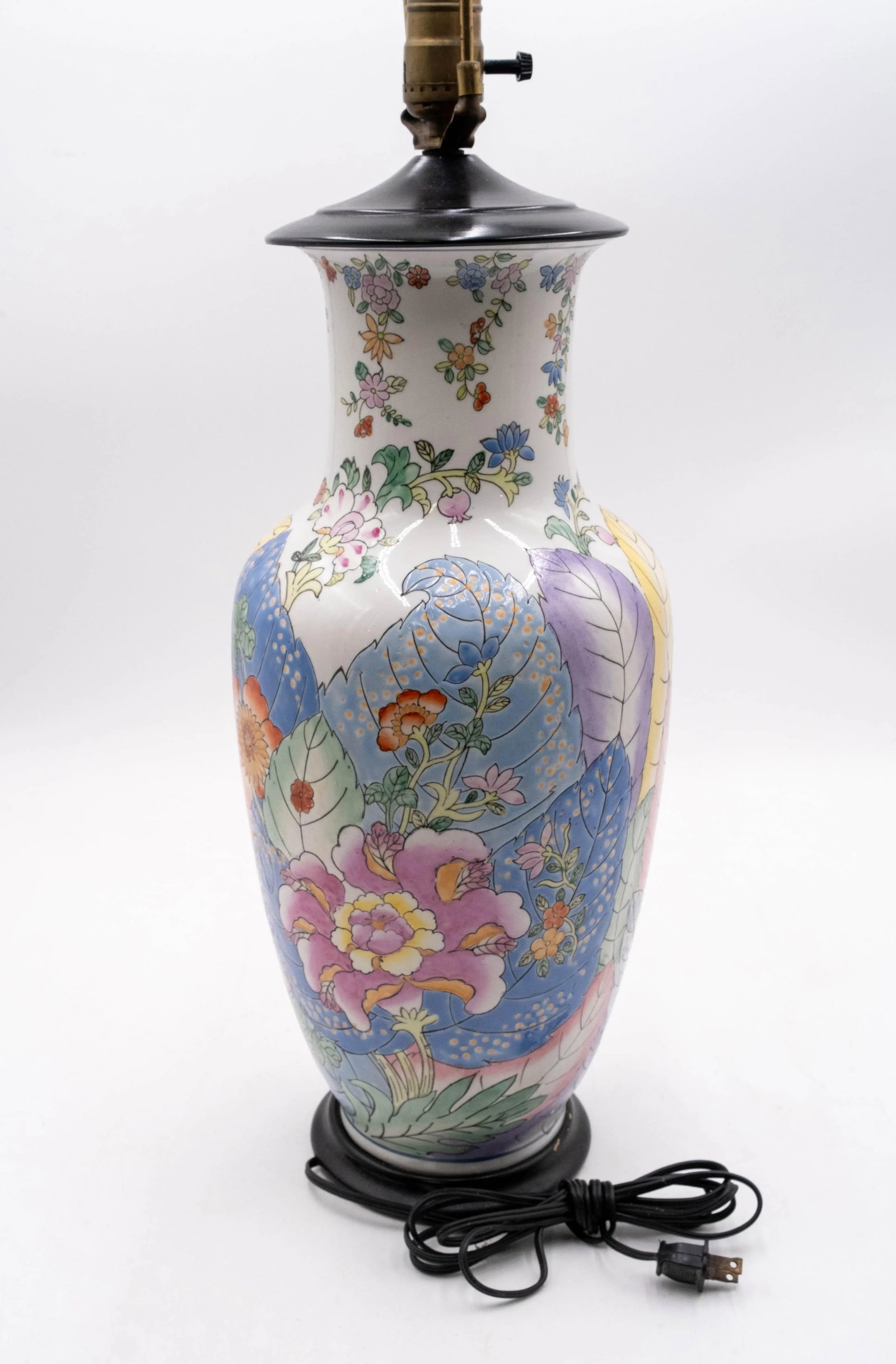 Mid Century Chinoiserie Tobacco Leaf Table Lamp - 7