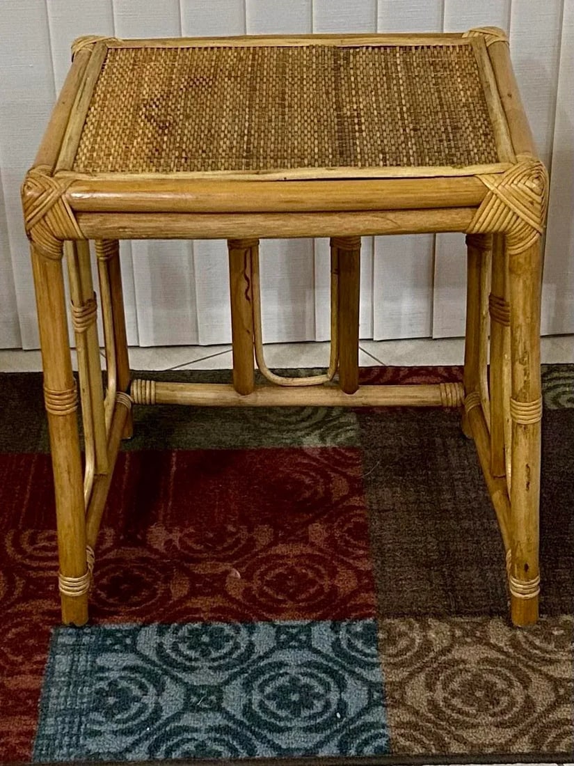 1960s Rectangular, Vintage Bamboo End/Side Table, Mid Century Modern, Lightweight, Natural Materials - 4